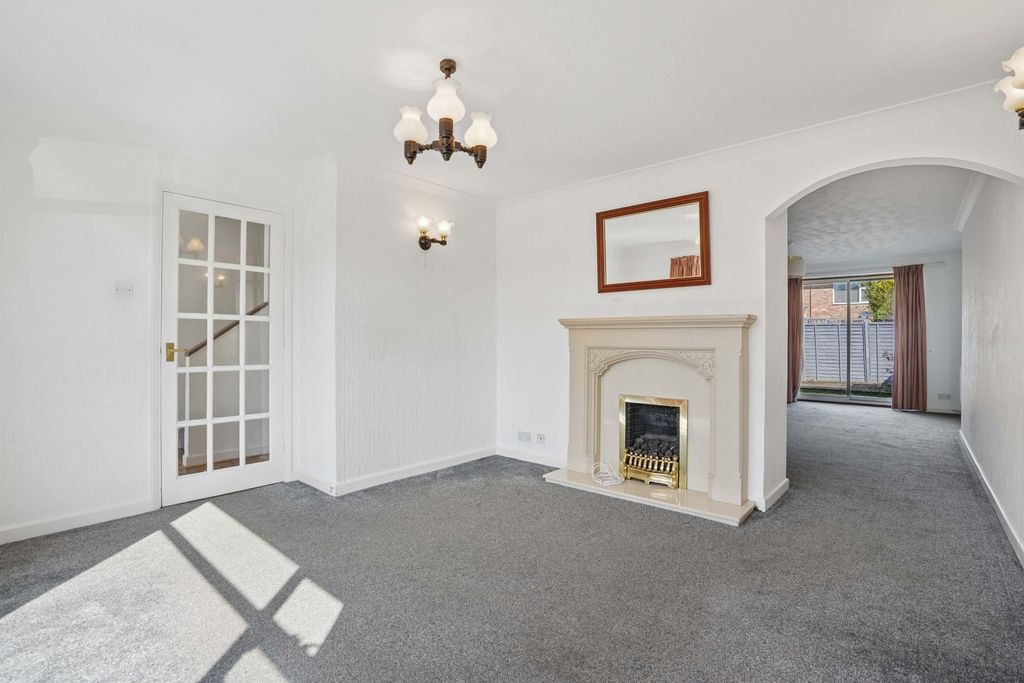 Property photo 2 of 12