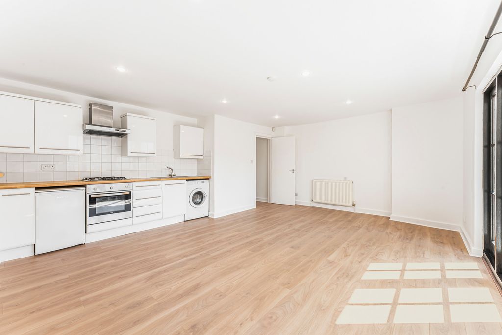 Property photo 2 of 18 10_60879.Jpg