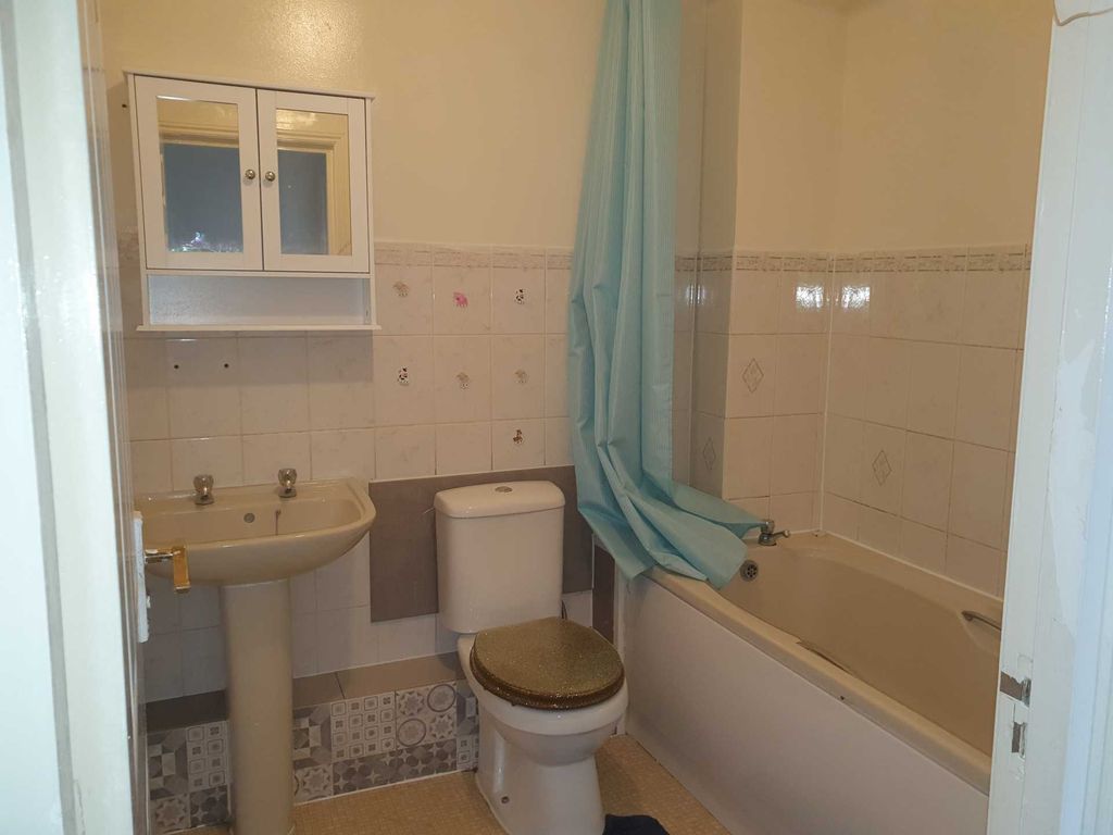 Property photo 3 of 9 Photo 2