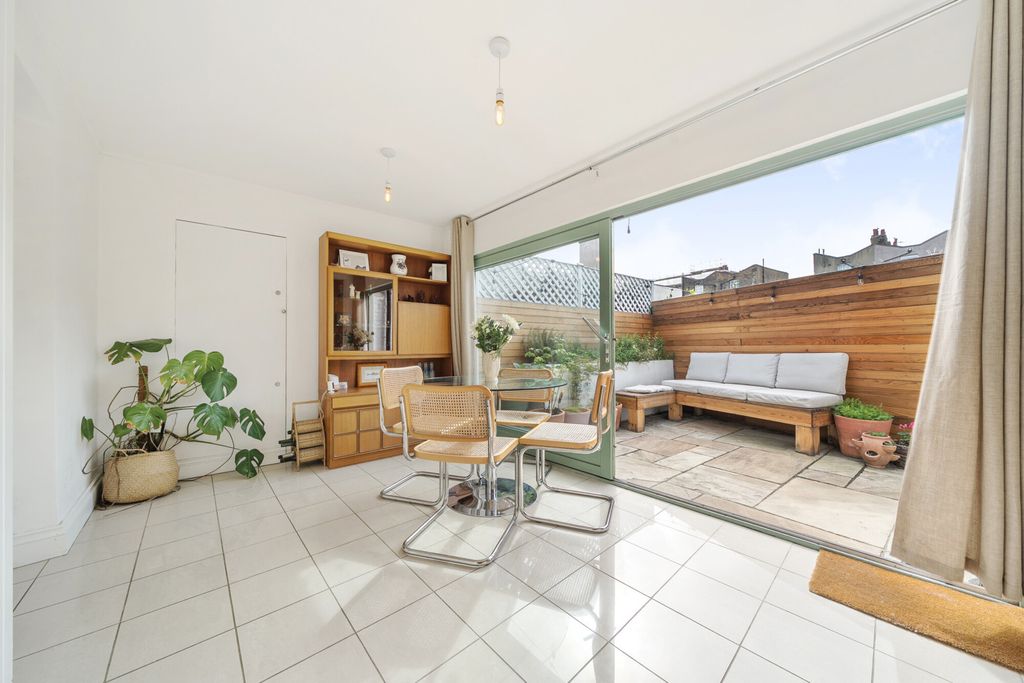 Property photo 2 of 24 1479979-19-6A38Fe...