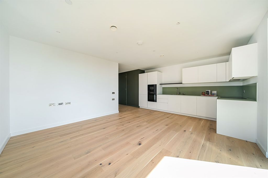 Property photo 1 of 15 (Main)