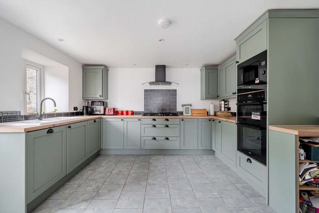 Property photo 2 of 35 1501399-28-1A000A...