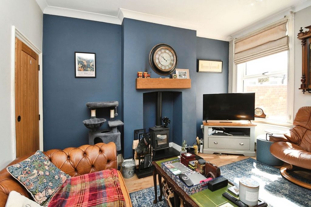 Property photo 3 of 16