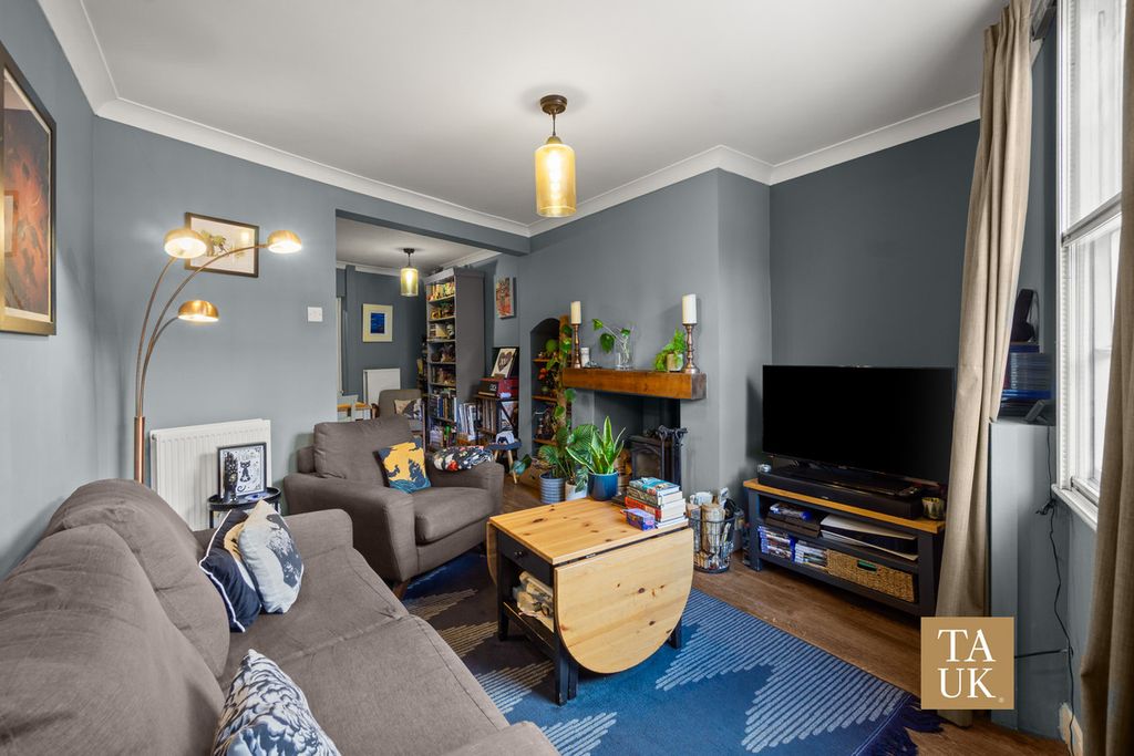 Property photo 2 of 19