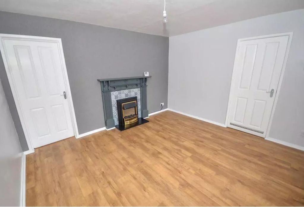Property photo 2 of 15 Lounge.Png