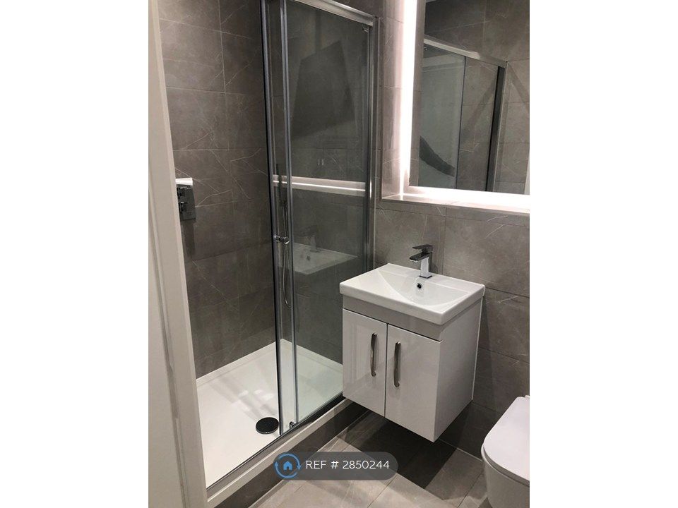 Property photo 3 of 16 Bathroom In Bedroom 1