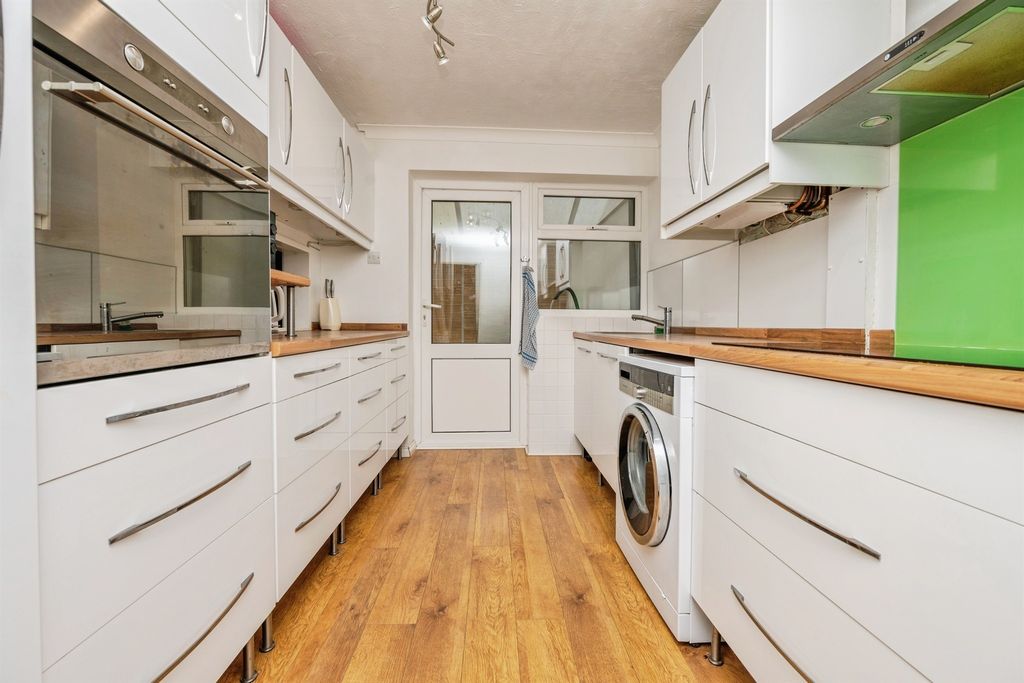 Property photo 2 of 16