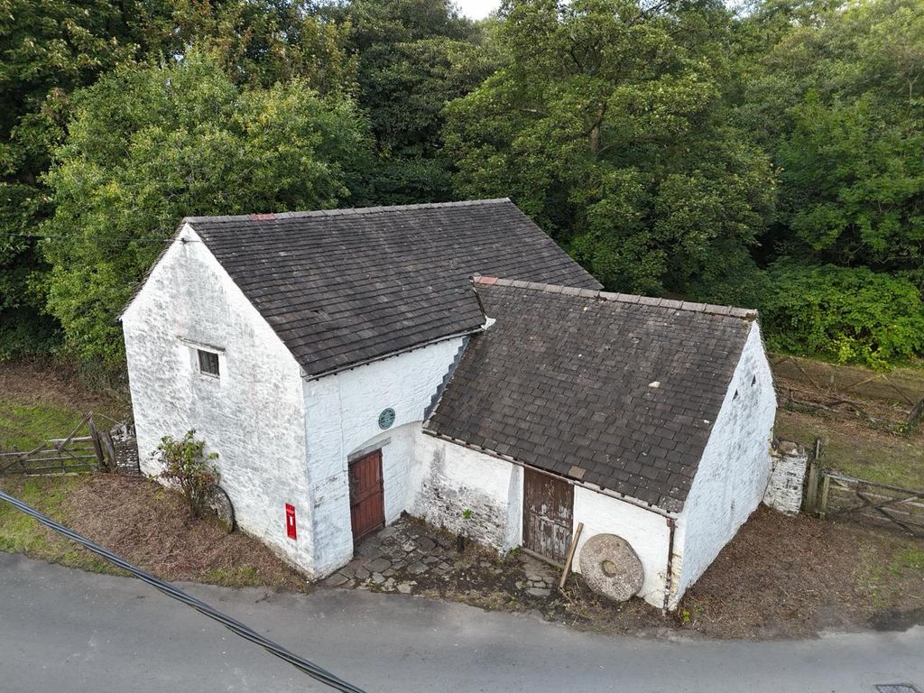 Property photo 2 of 34