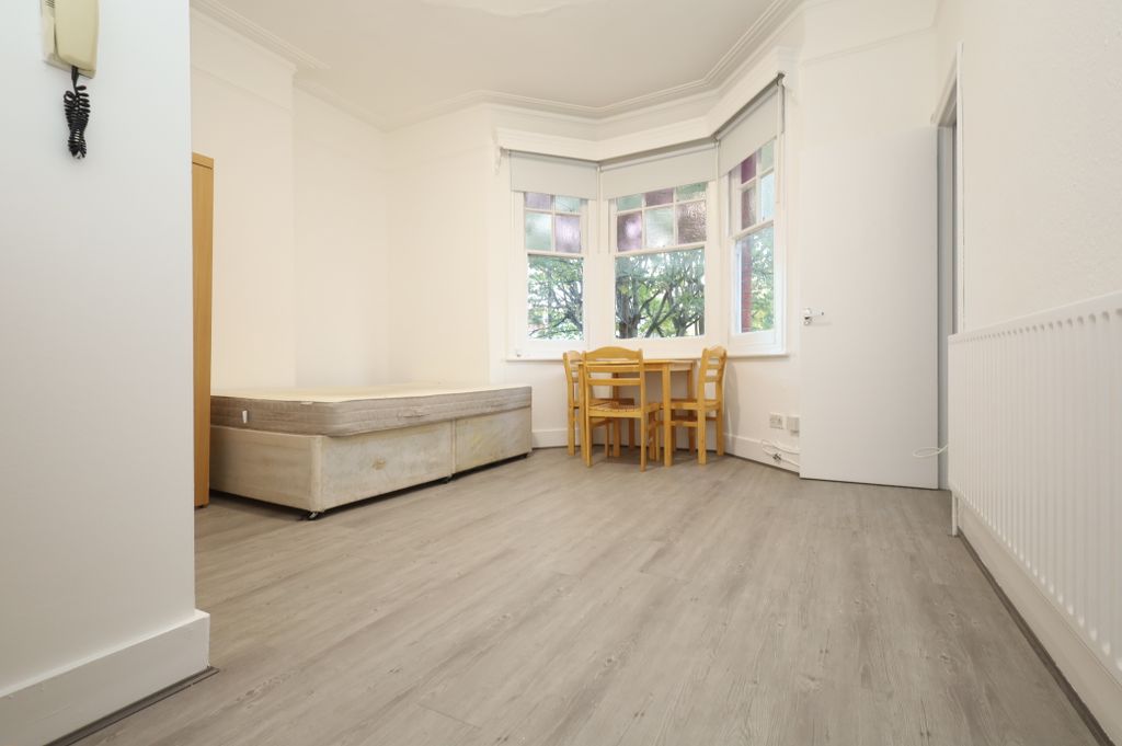 Property photo 1 of 3