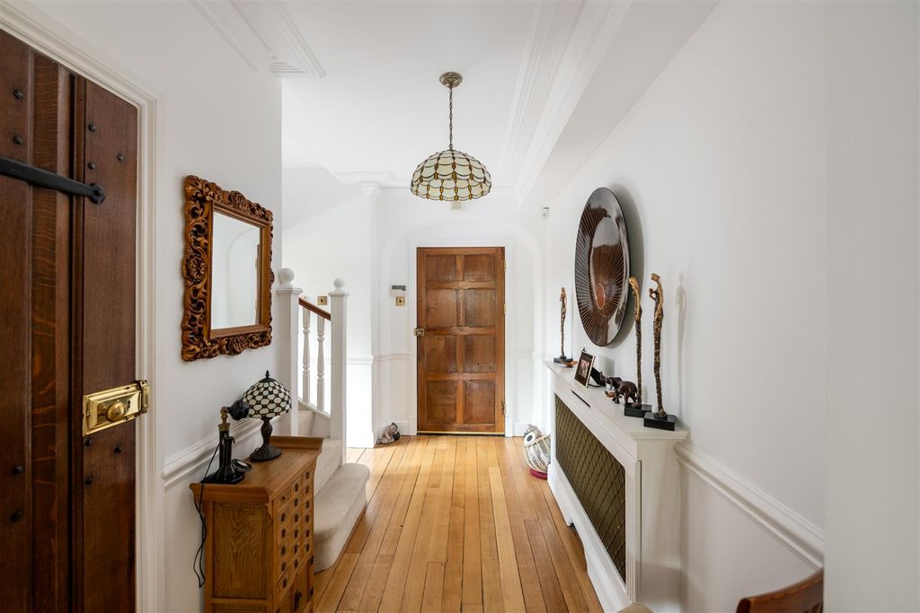 Additional image 5 of 2 bed flat for saleStuart Way, East Grinstead RH19