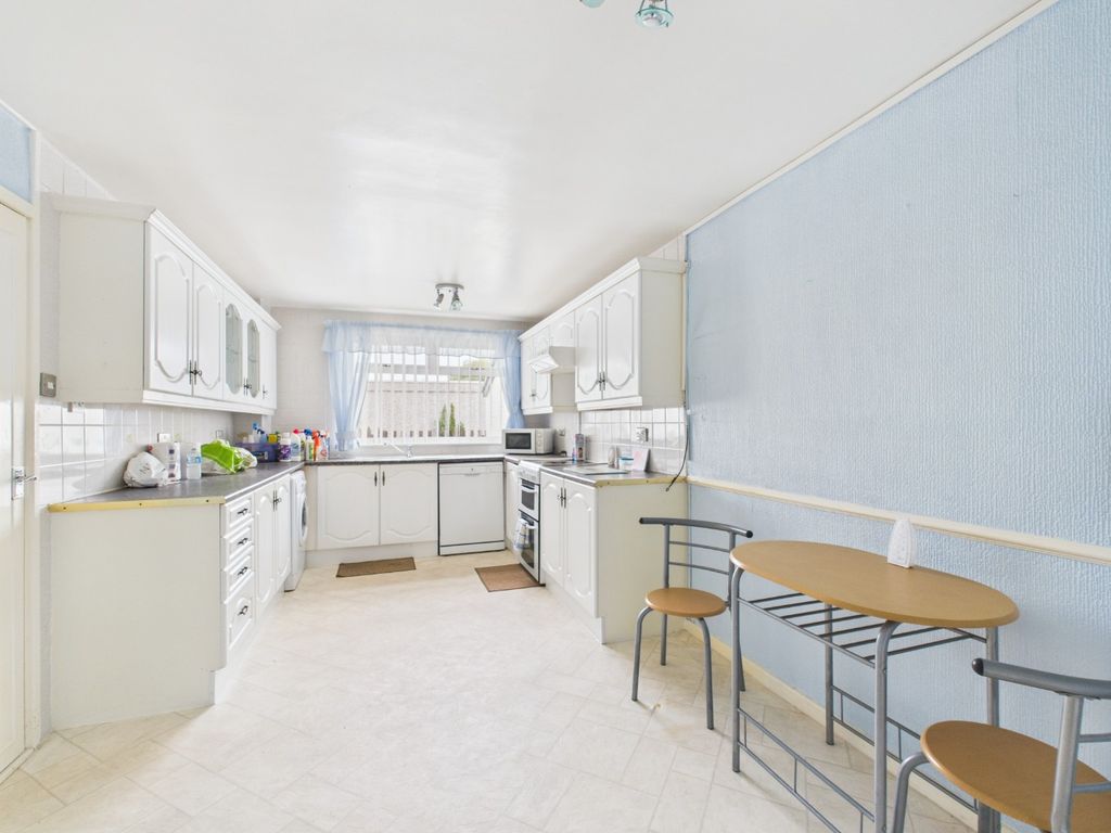 Property photo 3 of 11 4341058