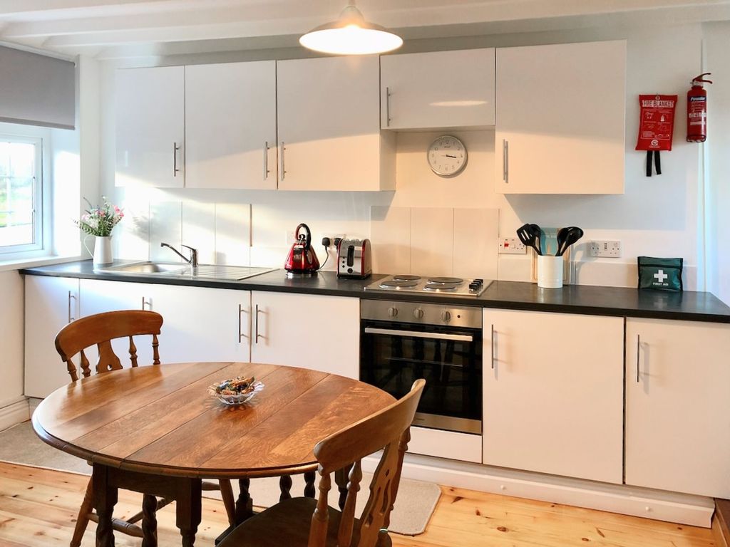 Property photo 2 of 8