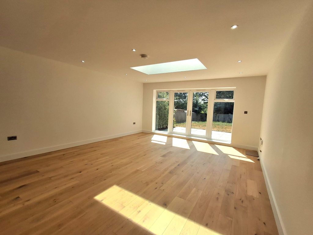 Property photo 3 of 11 Living Room