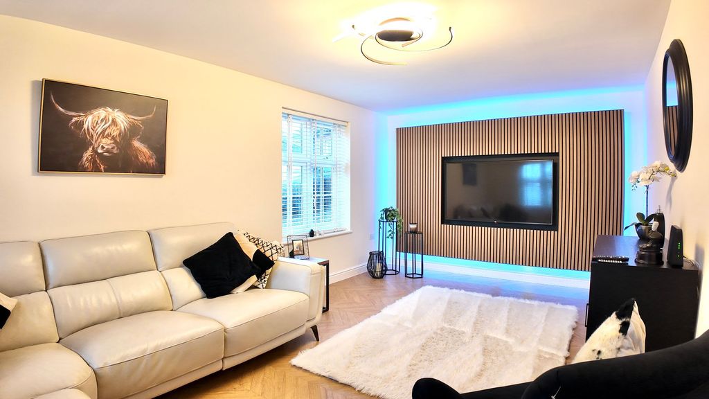 Property photo 3 of 33