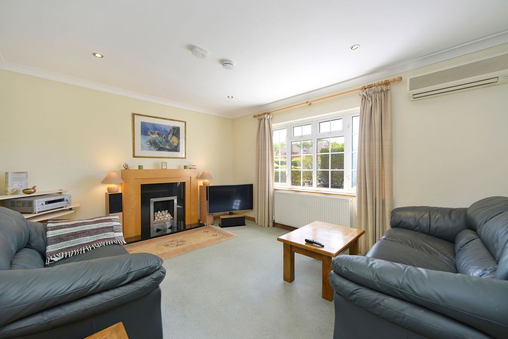 Property photo 2 of 13