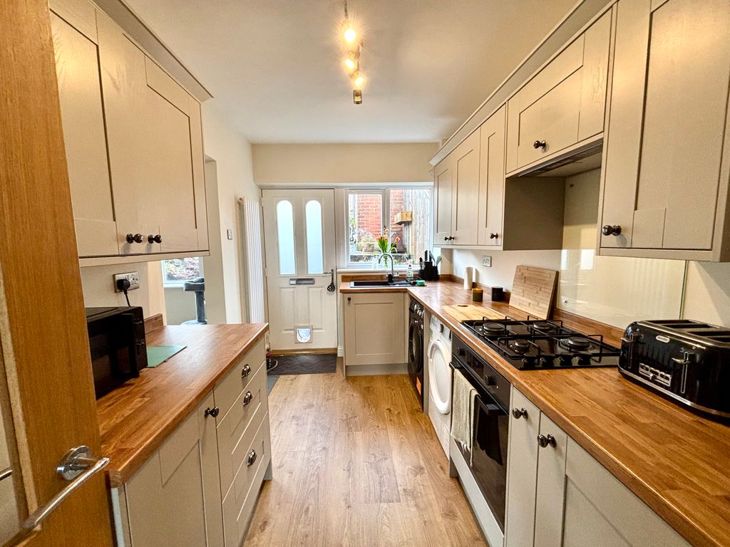 Property photo 1 of 12 Kitchen