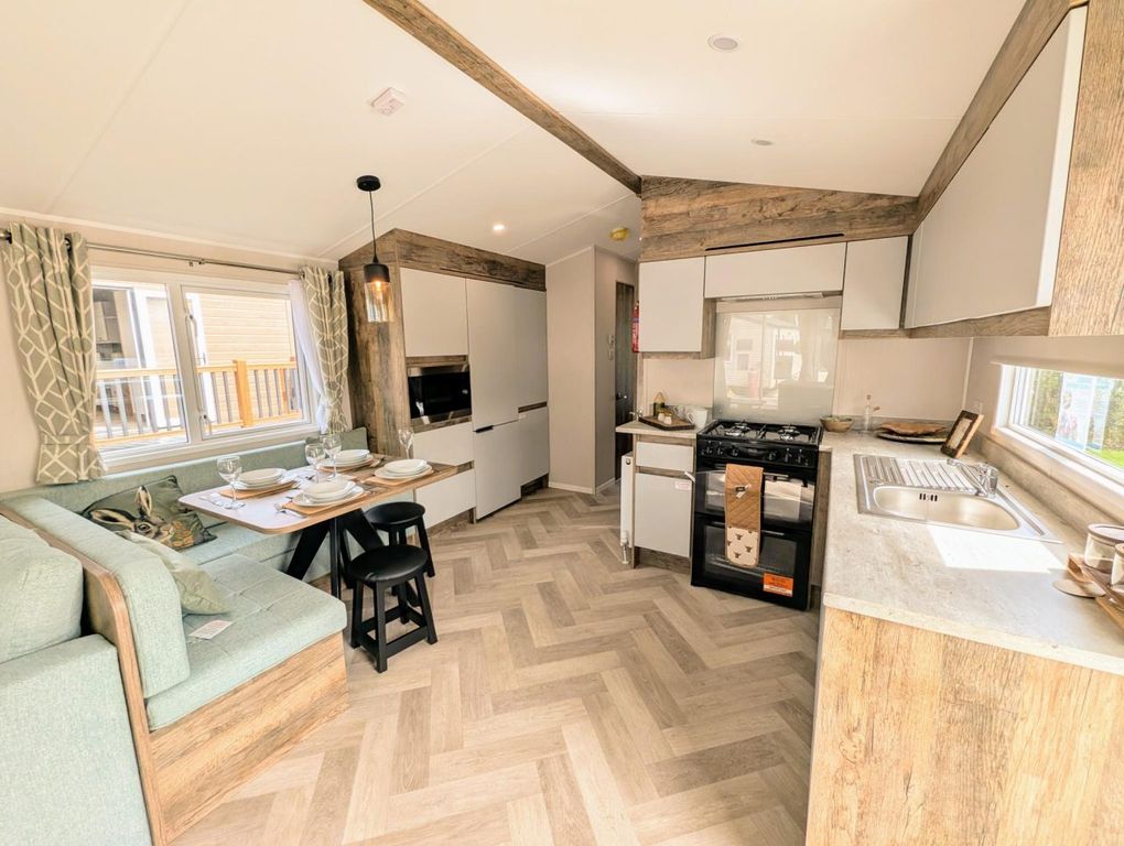 Property photo 2 of 3