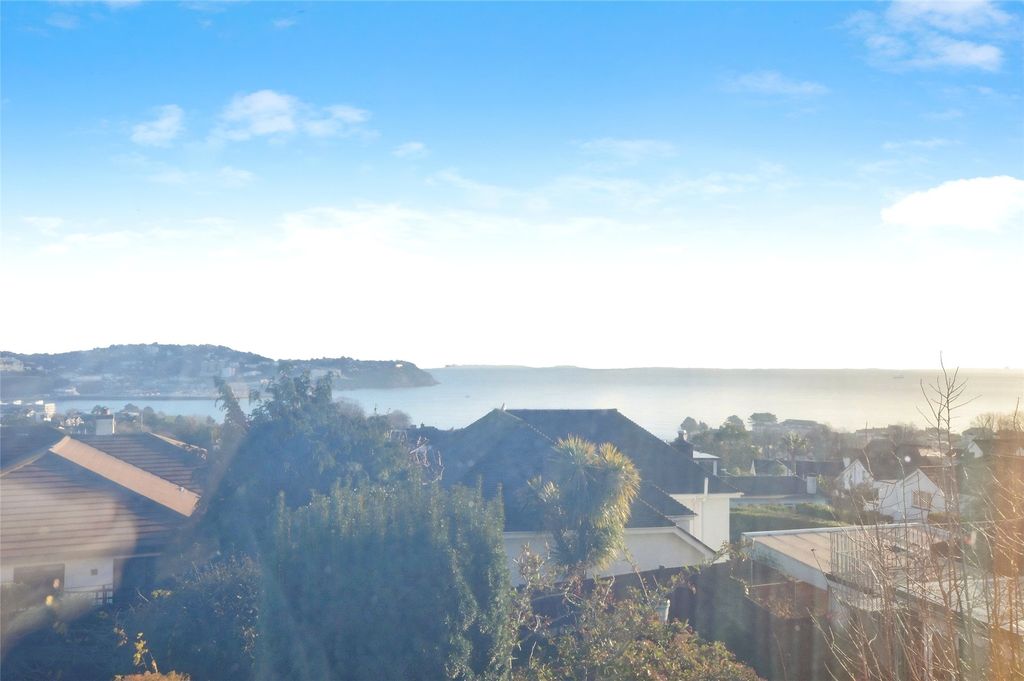 Property photo 2 of 18 2 - Picture No. 32