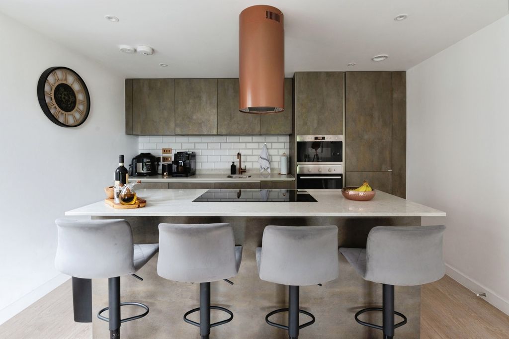 Property photo 3 of 17 Kitchen/Diner