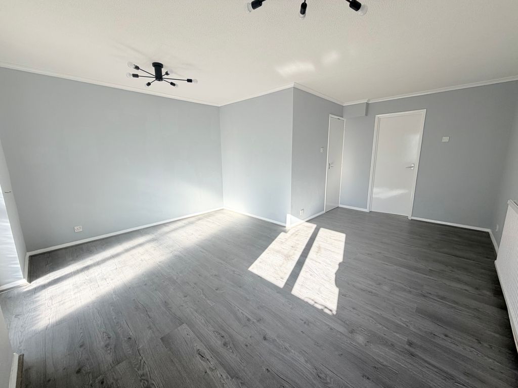 Property photo 3 of 14 Image