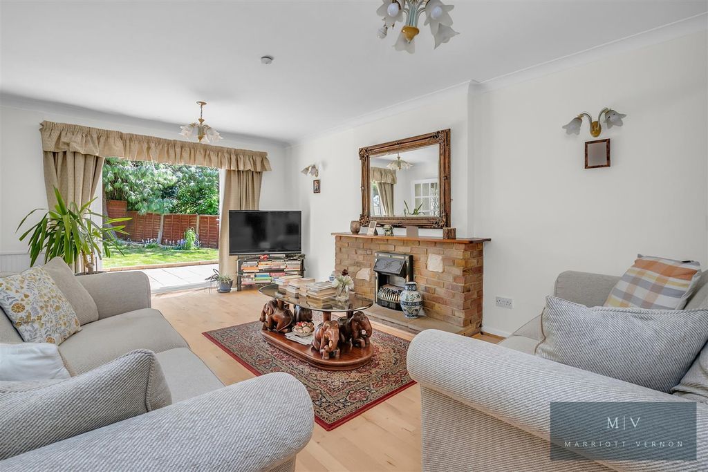 Property photo 2 of 19 Selbourne Rd 46A Ed MV-1.Jpg