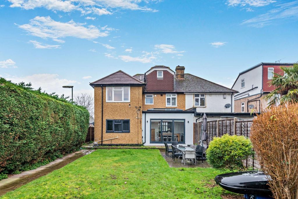 Property photo 1 of 28 8674881-Exterior06-800.Jpg