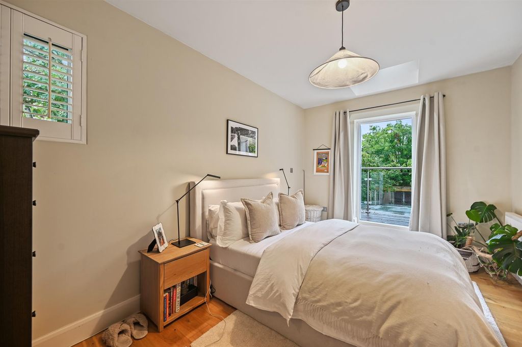 Property photo 3 of 9 Rclr- Flat 4 15 Rondu Road- Bedroom 9 (1).Jpg