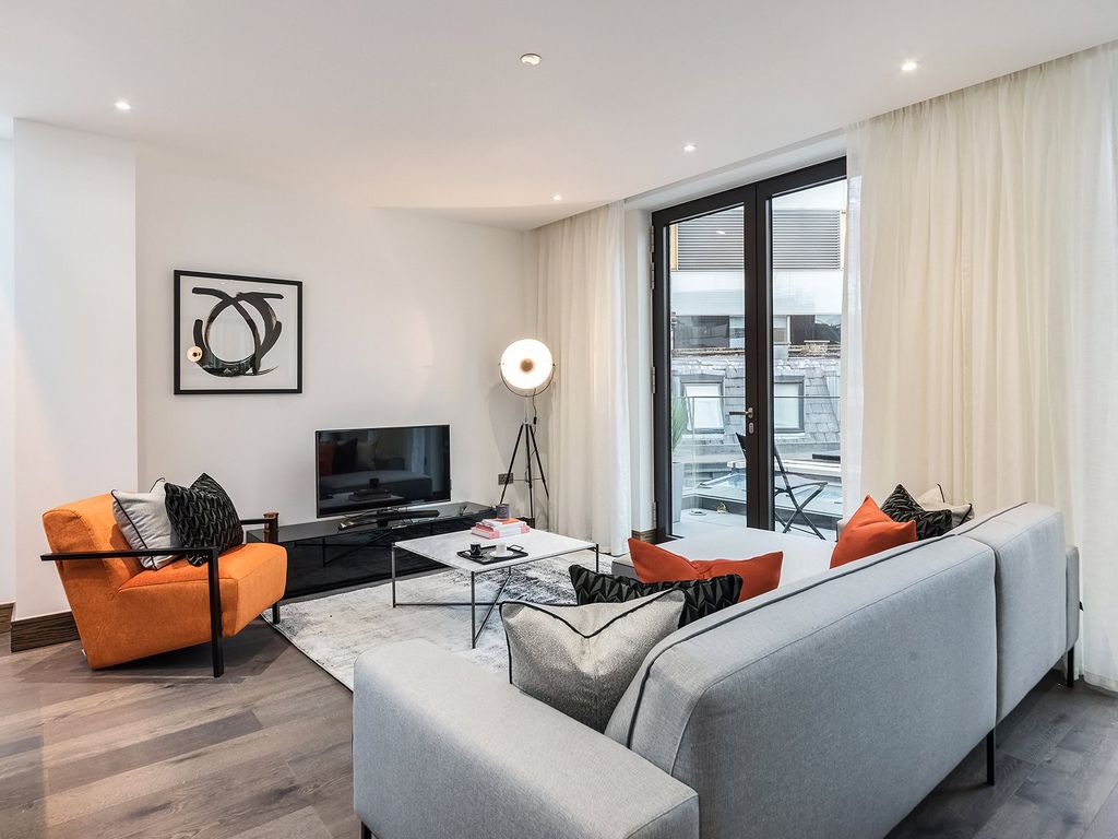 Property photo 2 of 18 Hanway Street