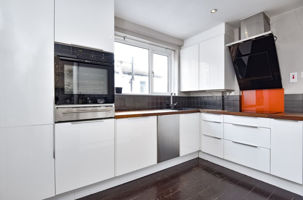 Property photo 2 of 6 242266 (11)c