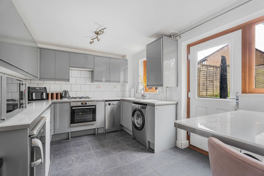 Property photo 3 of 9 Photo 10