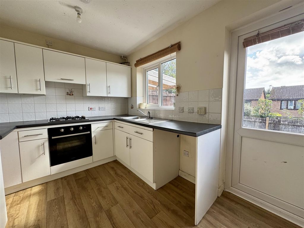 Property photo 2 of 14 Kitchen