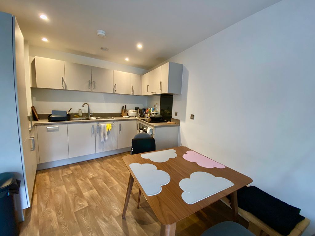 Property photo 1 of 6 Bathroom