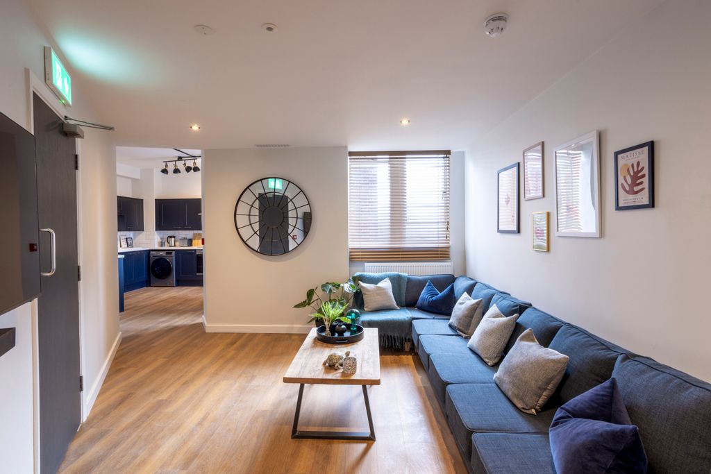 Property photo 1 of 17 Photo 0