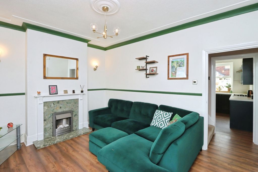 Property photo 2 of 17 Photo