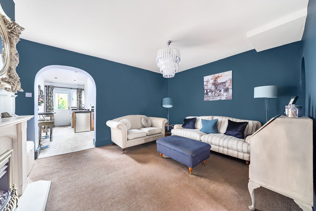 Property photo 2 of 19