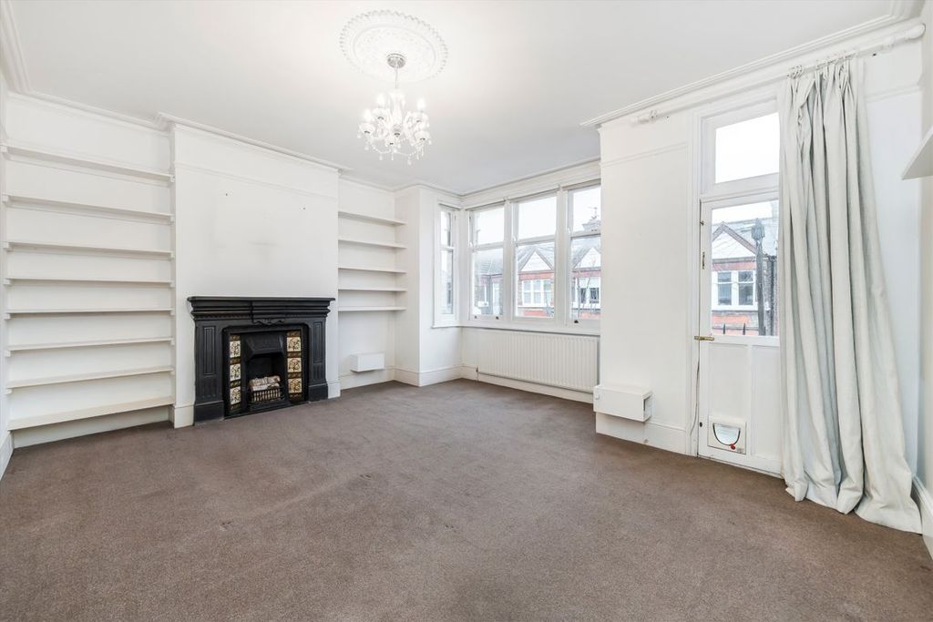 Property photo 2 of 6