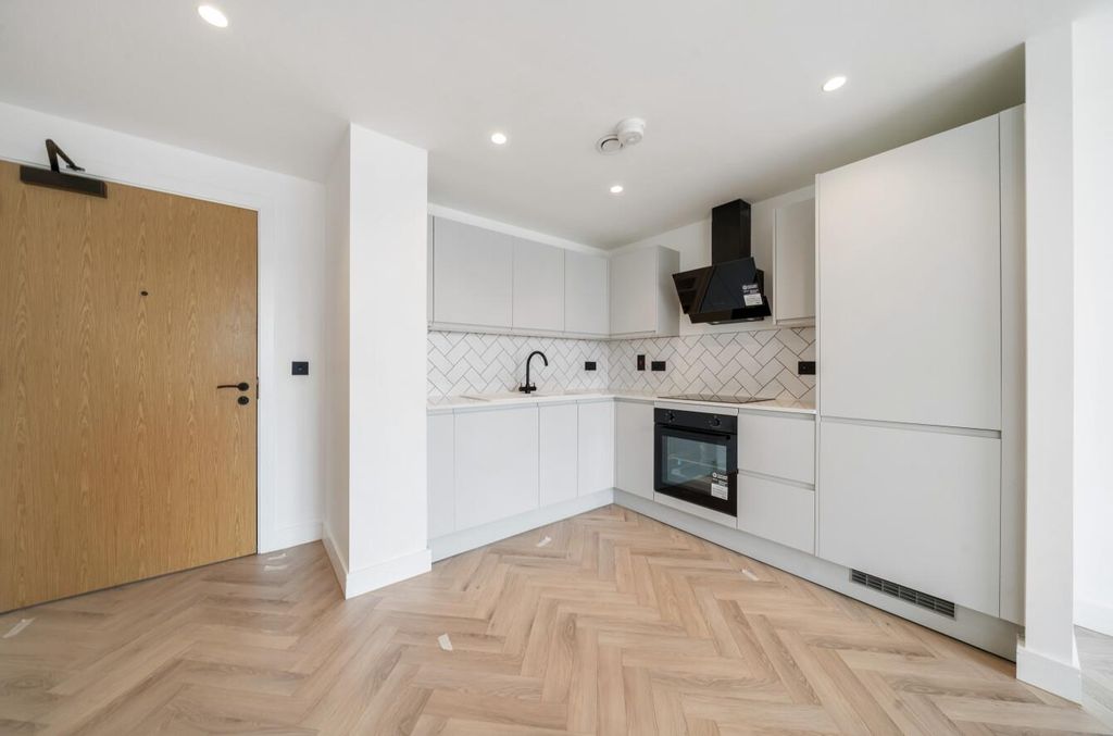 Property photo 2 of 18 1298048-6-682d9Edcb3F6E-Arw.Jpg