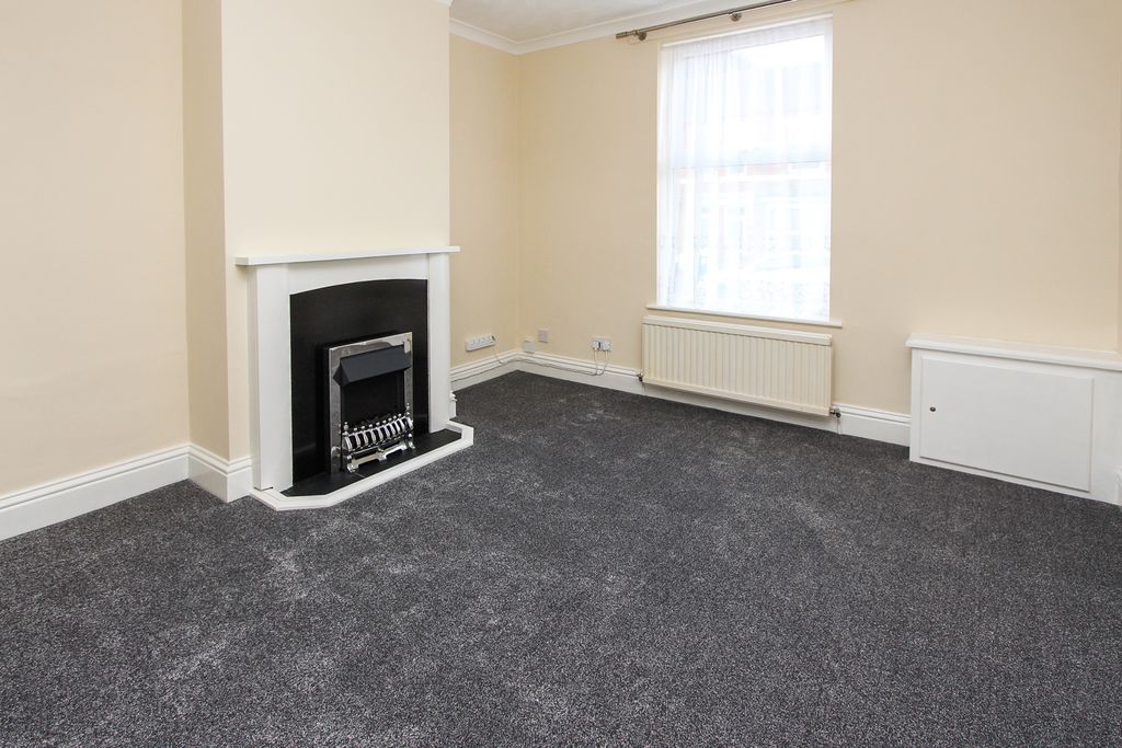 Property photo 3 of 10 Lounge