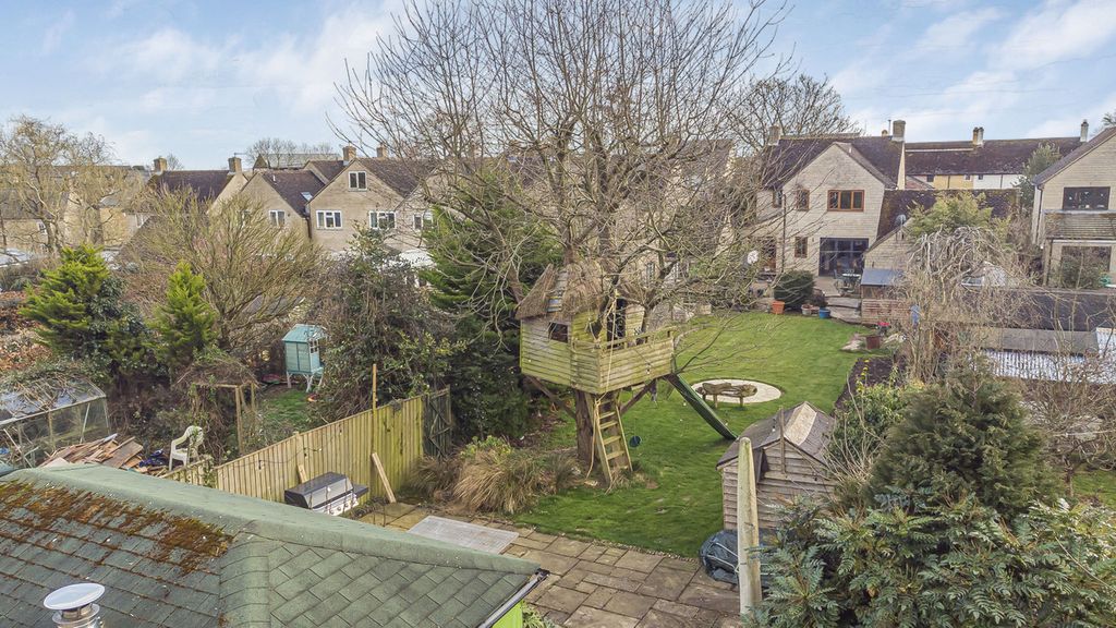 Property photo 3 of 36