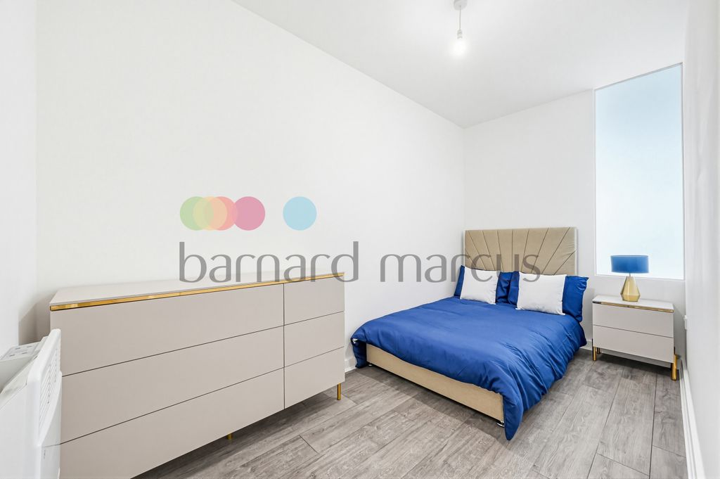 Property photo 3 of 10 Master Bedroom