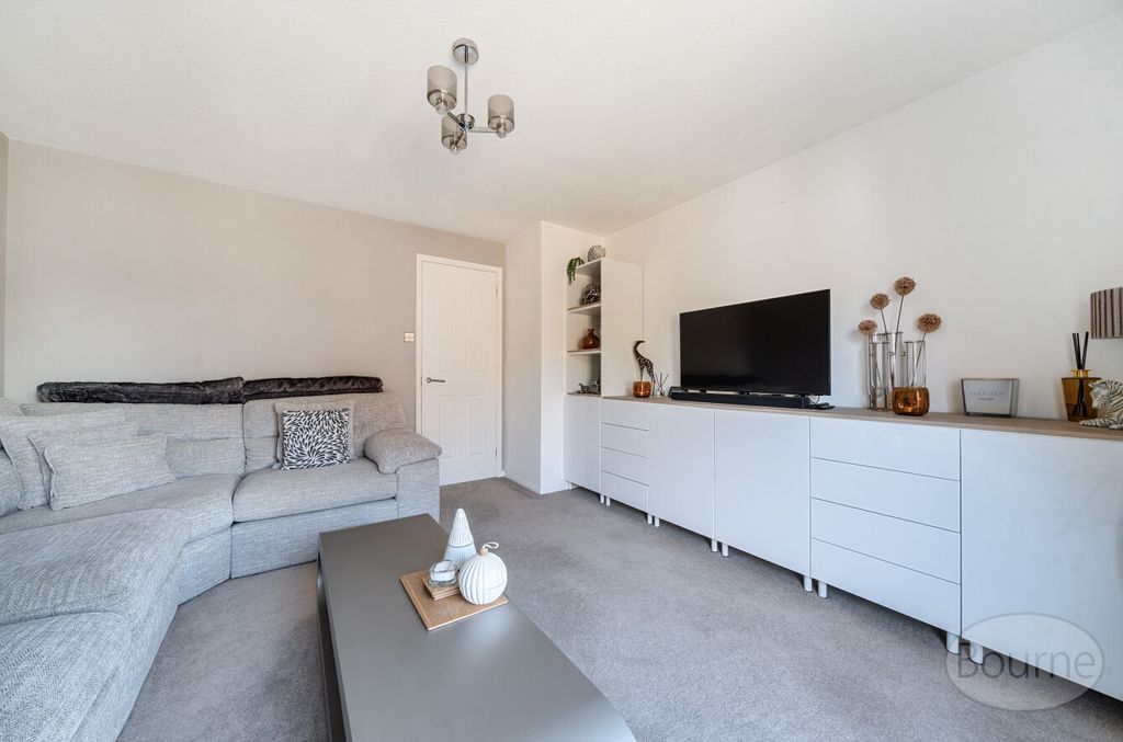 Property photo 3 of 20 Ae2Dacb8-1005-477...