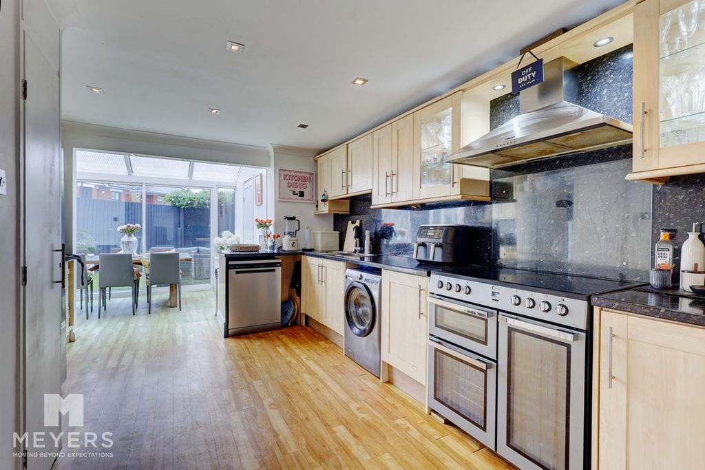 Property photo 3 of 35