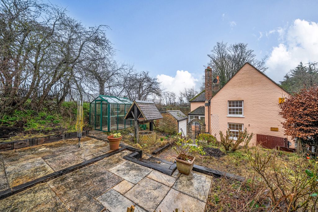 Property photo 2 of 24 Garden