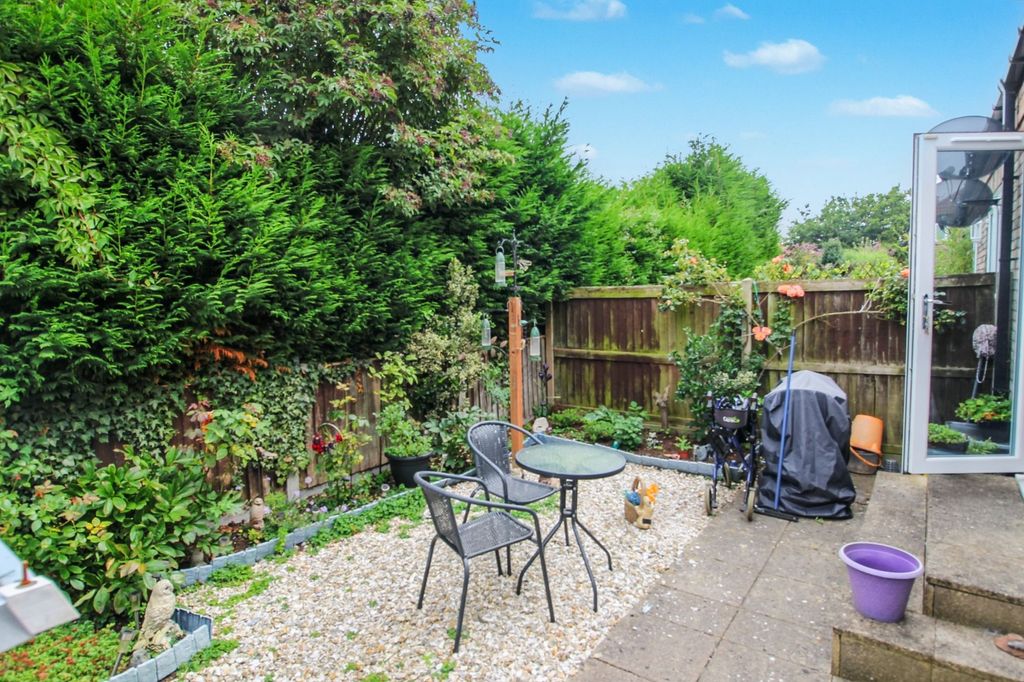 Property photo 2 of 20