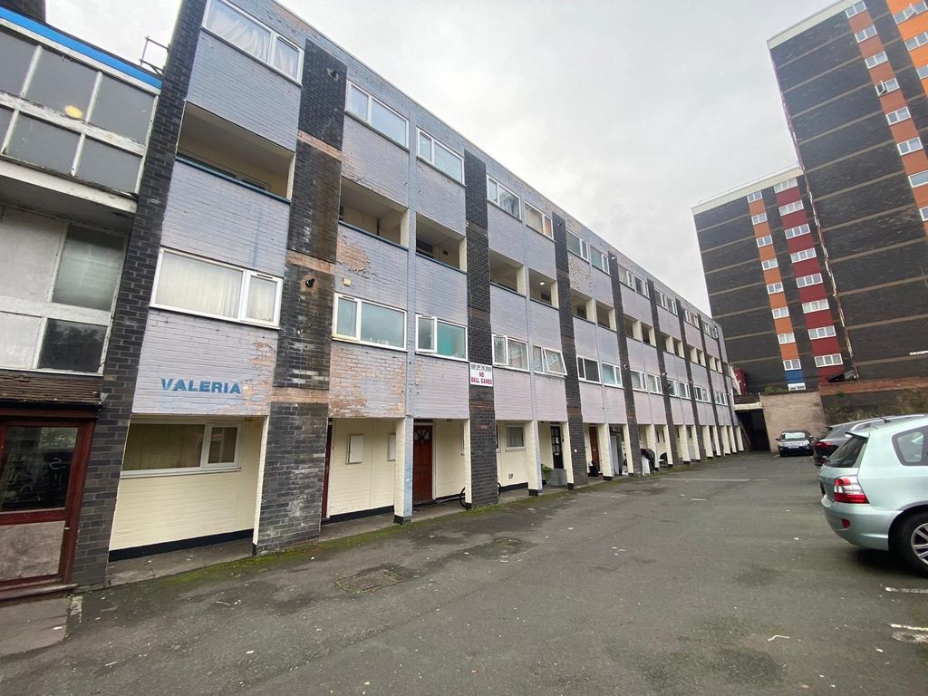 Property photo 1 of 8 Front