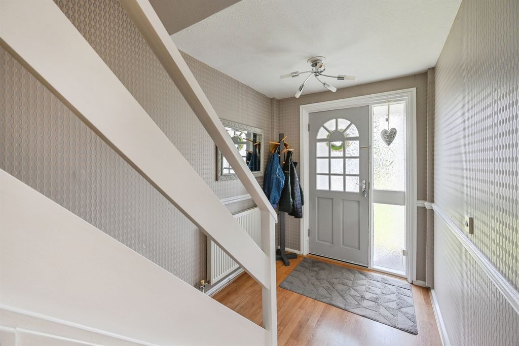 Property photo 2 of 16 Entrance Hallway
