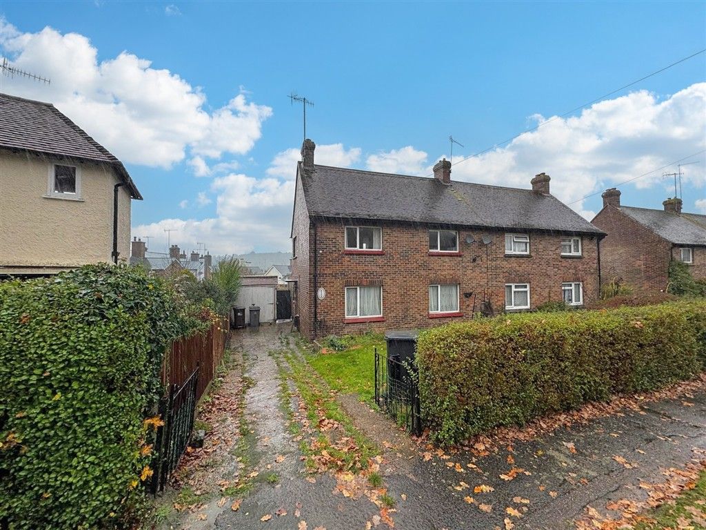 Property photo 3 of 11 Front