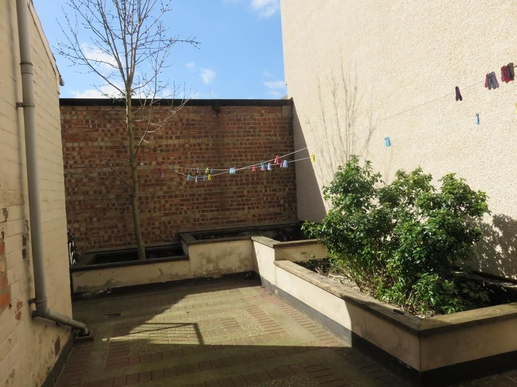Property photo 2 of 13 Courtyard