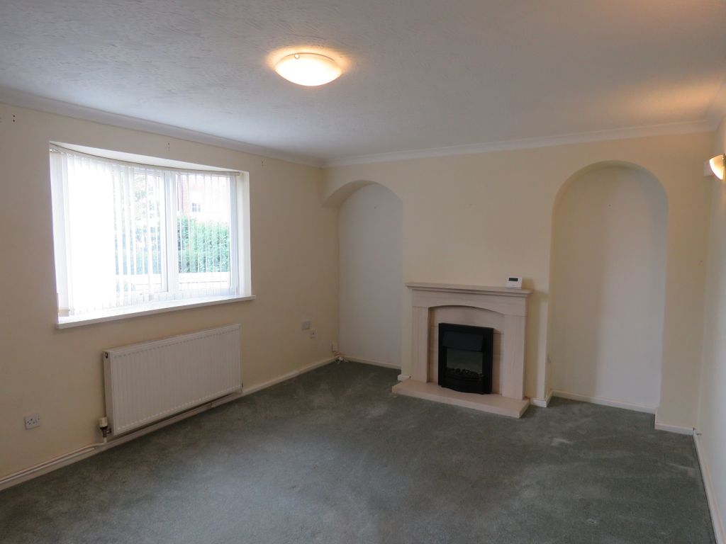 Property photo 3 of 13 Lounge