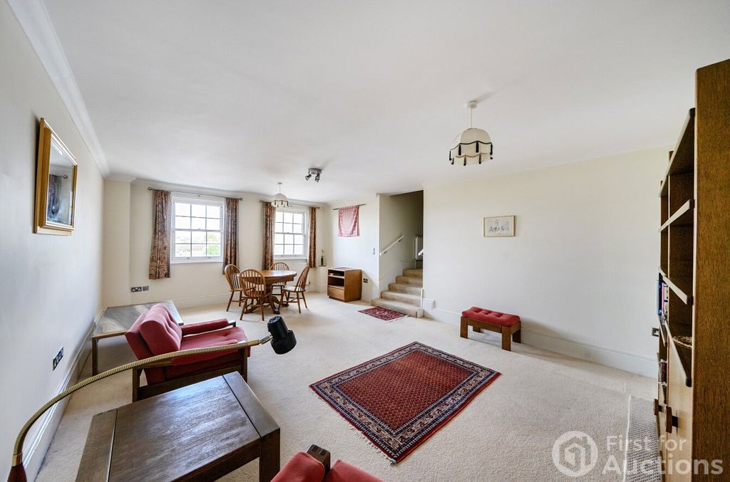 Property photo 2 of 14 2